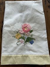 Vintage Embroidered Fingertip Finger Guest Hand Tea Towels Yellow Trim Flower picture