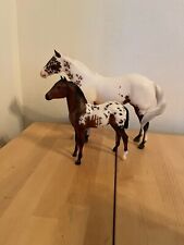 Breyer BreyerFest 2023 special run model Surrey and Axel mom and baby standing picture