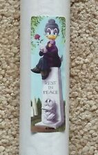 2014 DISNEYLAND HAUNTED MANSION 45TH ANNIVERSARY STRETCHING CANVAS DAISY DUCK picture