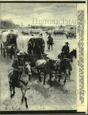 1976 Press Photo Wagons near Nebraska border for Bicentennial celebrations picture