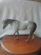 Breyer traditional model Indian pony, #882 Ichilay the crow horse feather symbol picture