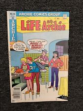 LIFE WITH ARCHIE #214 (1980) CLASSIC BETTY & VERONICA GOOSE IS COOKED COVER picture