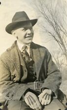 PH27 Original Vtg Photo MAN IN SUIT AND GLOVES c 1918 picture