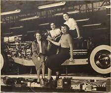 Automobiles ORIGINAL OVERSIZE PHOTOGRAPH OF FOUR WOMEN EMPLOYEES AT #151326 picture