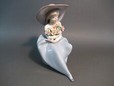 Lladro 5862 'Fragrant Bouquet' Fine Porcelain Figurine of Girl Holding Flowers picture