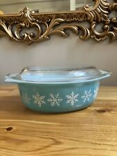 Pyrex Vintage 043 Turquoise Snowflake Oval Casserole Dish with Lid 2 1/2 qt picture