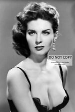 ACTRESS LYNN CARTWRIGHT PIN UP - *8X12* PUBLICITY PHOTO (EE-358) picture