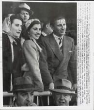 1949 Press Photo Carmencita Franco & fiance Cristobal Bordie at a soccer game picture