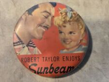 RARE 1940'S SUNBEAM BREAD PIN BUTTON PORTRAIT OF ROBERT TAYLOR ACTOR 