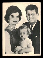 1964 Topps John F. Kennedy #53 Sen.and Mrs.Kennedy Pose With Daughter VG *d2 picture