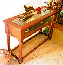 PETITE VINTAGE DISPLAY TABLE w/ Interior LIGHTING for Collectibles...Very Nice picture