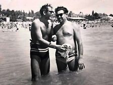 1967 Two Shirtless Guys Handsome Men Bulge Trunks Beach Gay Int Vintage Photo picture