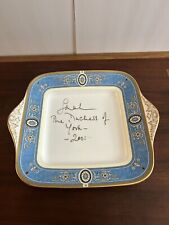 WEDGWOOD MADELEINE SQUARE CAKE PLATE SIGNED SARAH The  DUCHESS Of YORK 2001 picture