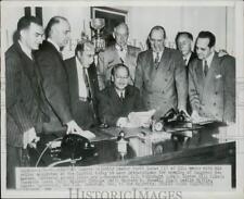 1950 Press Photo Senate Majority Leader Scott Lucas with Senators in Washington picture