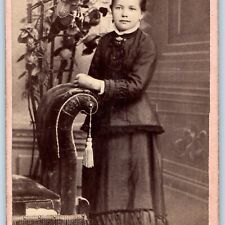 c1870s Waverly, Iowa Cute Young Lady Girl CdV Photo Card Garners Engraved H10 picture