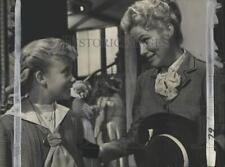 1960 Press Photo Actors Hayley Mills & Nancy Olson in a scene from 