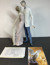 The Vintage Lladro Glossy Poreclian Couple Figurine #6475 