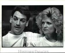 1990 Press Photo Mr. & Mrs. Dave Dravecky at the Cleveland Clinic - cvb50378 picture