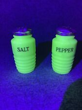 Vintage 1940s Jeannette Jadeite Glass Beehive Salt & Pepper Shakers Glow Uranium picture
