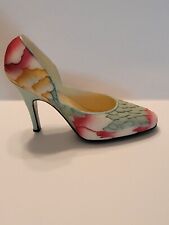 Classic Couture THE VALENTINA Fashion Shoe Second Edition 2000 Miniature Shoe picture