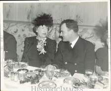 Press Photo Constance Collier and Frank Cunningham dine at Stork Club, New York picture