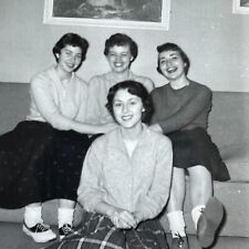 P5 Photograph Pretty Lovely 1950's Women Posing On Couch Dress Laughing picture
