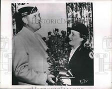 1953 Press Photo Floyd L. Ming of Disabled American Vets, Mrs. W. Taylor Harney picture