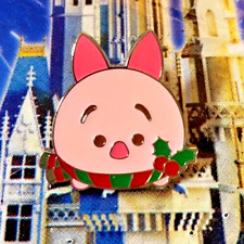 🎁 Piglet Holiday Tsum Tsum Pin - Winnie the Pooh Christmas Disney Pin HKDL Pin picture