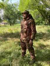 Waterproof camouflage suit picture