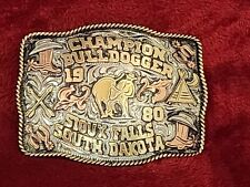 BULLDOGGING PRO RODEO☆SIOUX FALLS SOUTH DAKOTA CHAMPION TROPHY BUCKLE☆1980☆164 picture
