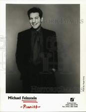 1998 Press Photo Pianist Michael Feinstein - hcp45247 picture