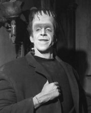 Fred Gwynne smiling portrait as Herman The Munsters by front door 8x10 photo picture