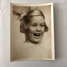 Press Photo Photograph Happy Young Child Girl Underwood & Underwood picture