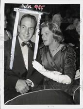 1954 Press Photo Jose Ferrer & wife Rosemary Clooney at a premiere in Hollywood picture