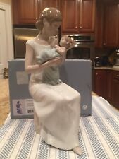 Lladro 8781 Soothing Lullaby w/ Original Box - Mint Condition picture