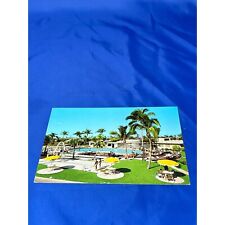 The Golden Gate Hotel Motel and villas postcard chrome divided back picture