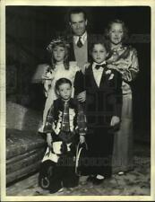 1935 Press Photo Harold Lloyd and Wife Celebrate Anniversary With Their Children picture