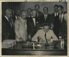 1968 Press Photo Governor McKeithen signs Health Education Authority bill picture