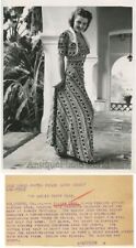 Pretty actress Lilian Bond fashion dress antique photo picture