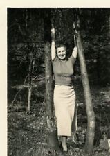20th CENTURY WOMAN Small FOUND PHOTO  Original VINTAGE b + w  45 LA 91 B picture