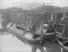 1917 A Motor Coal Barge On Regents Canal Unloading Old Photo picture