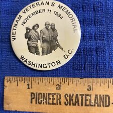 RARE Vintage Vietnam Veterans Memorial Three Servicemen Statue buttons - PinBack picture