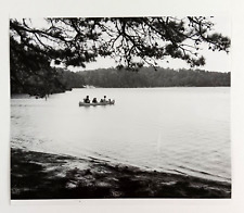 1980s Family Canoeing Lake Shoreline Nickerson Path Vintage Press Photo picture