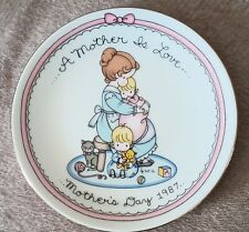 Vintage Avon A Mother Is Love By Joan Walsh Anglund 1987 Collectors Plate picture
