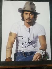 8X10 PHOTOGRAPH HAND SIGNED AUTOGRAPH - JOHNNY DEPP picture