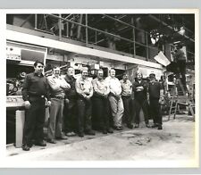 AMERICAN INDUSTRY Factory Workers Candid Portrait VINTAGE 1970s Press Photo picture
