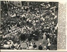 1962 Press Photo Riot Police try to seized young demonstrators in Tokyo-Japan picture