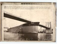MASSIVE SUPERTANKER 'Brooklyn' Under Brooklyn Bridge SHIPS 1973 Press Photo picture