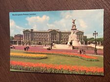 Postcard - Buckingham Palace and Victoria Memorial - London, England picture