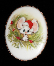 Hallmark Christmas Mouse Cameo Pin / Pendant • Oval Brooch Pinback Vintage 70s picture
